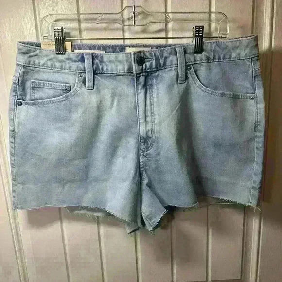 Universal Thread Women’s NWT High Rise Shortie Shorts size 14 - Picture 1 of 5